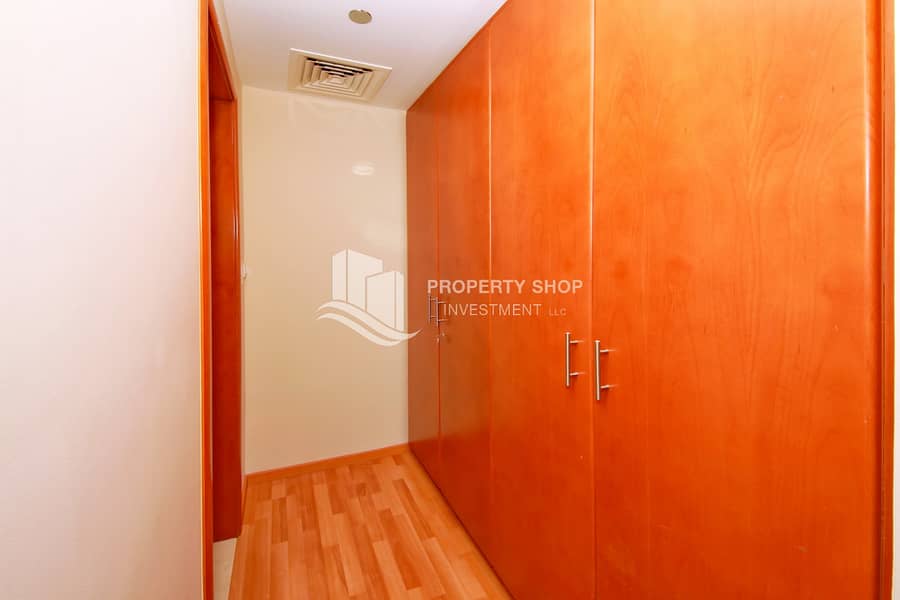 9 2-br-apartment-al-reem-island-shams-abu-dhabi-beach-tower-b-cabinet. JPG
