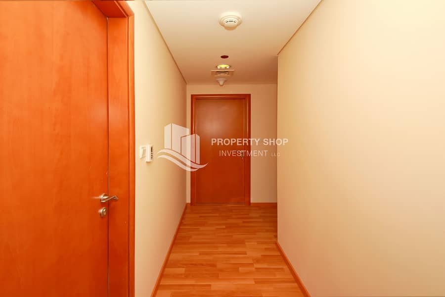 10 2-br-apartment-al-reem-island-shams-abu-dhabi-beach-tower-b-corridor. JPG