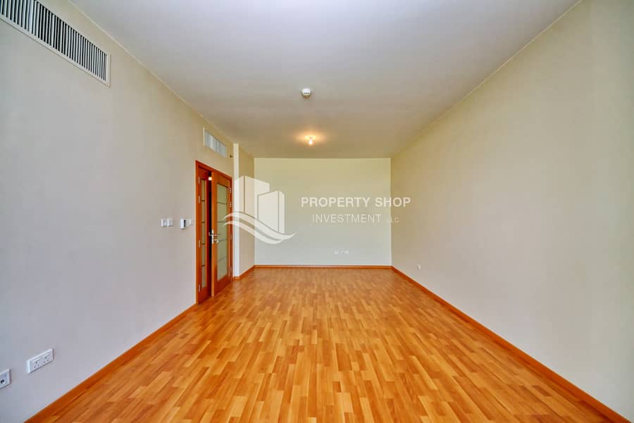 3 1-br-apartment-al-reem-island-shams-abu-dhabi-beach-tower-b-dining-area. JPG