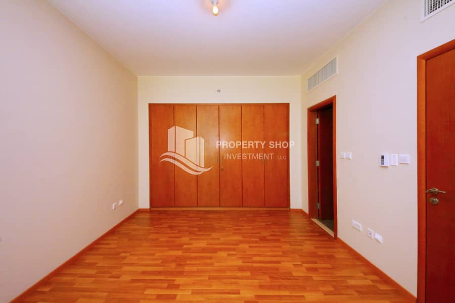 6 1-br-apartment-al-reem-island-shams-abu-dhabi-beach-tower-b-cabinet. JPG