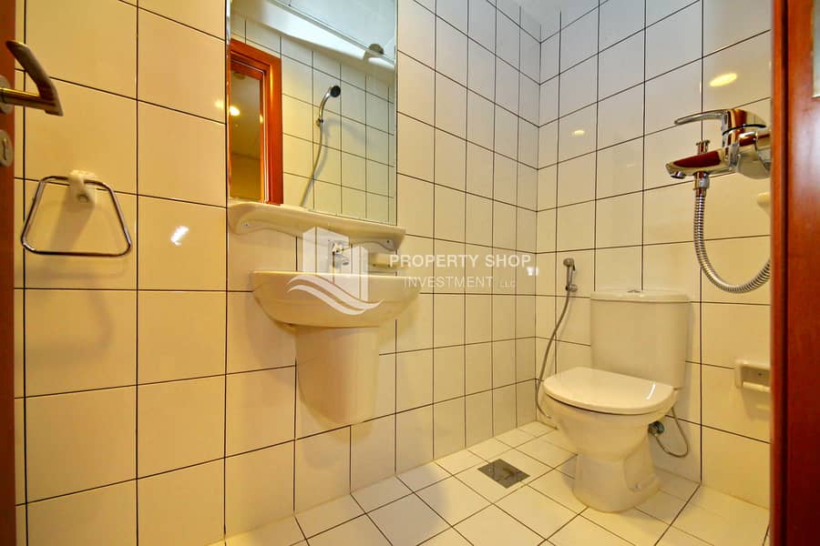 9 1-br-apartment-al-reem-island-shams-abu-dhabi-beach-tower-b-maids-bathroom. JPG