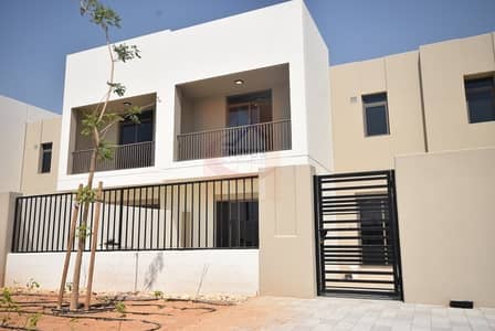 Brand New Type 5 Single Row 3BR+M Hayat Town Square by Nshama Brand New Type 5 Single Row 3BR+M Hayat Town Square by Nshama