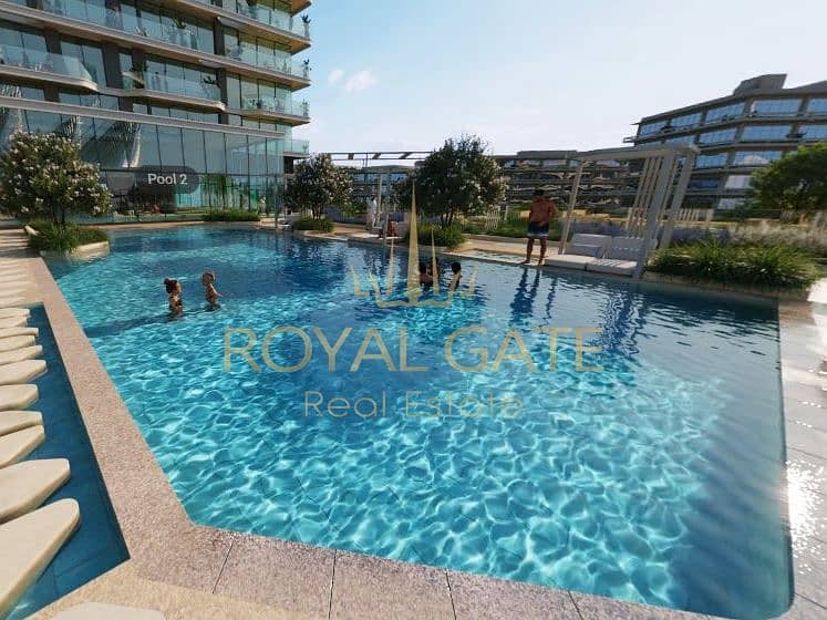 10 Swimming Pool. JPG