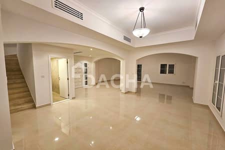 4 Bedroom Villa for Rent in The Meadows, Dubai - Upgraded Villa | Single Row | Huge Plot