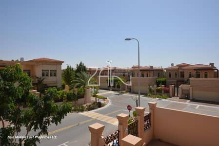 Luxurious 5 BR Villa with Pool + Garden Luxurious 5 BR Villa with Pool + Garden