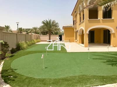 Hot Deal Corner 5 BR Villa with Large Garden Hot Deal Corner 5 BR Villa with Large Garden