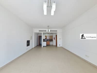 Huge & Spacious Unit | 1 Free Parking | Hot Property