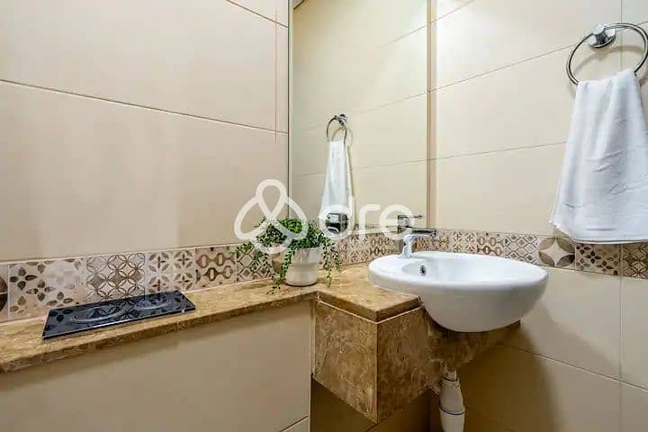 15 dcb5622a-b2ab-46b3-9dfd-56bec41b2331. jpg
