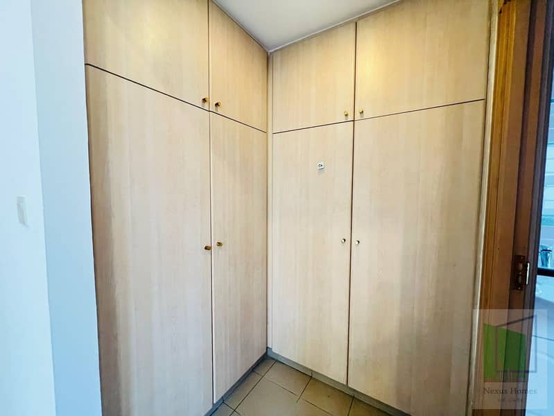 18 10aae2e8-cb38-4e07-aa2f-ccc6db37d4cd. jpg
