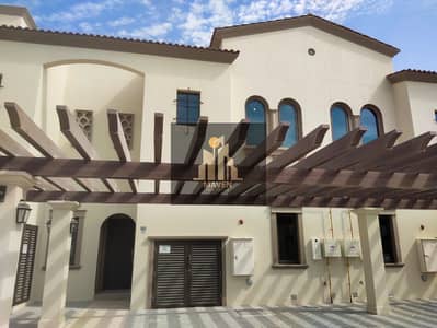 HIGH DEMAND ALMOST CORNER SINGLE ROW 3 BR TOWN HOUSE