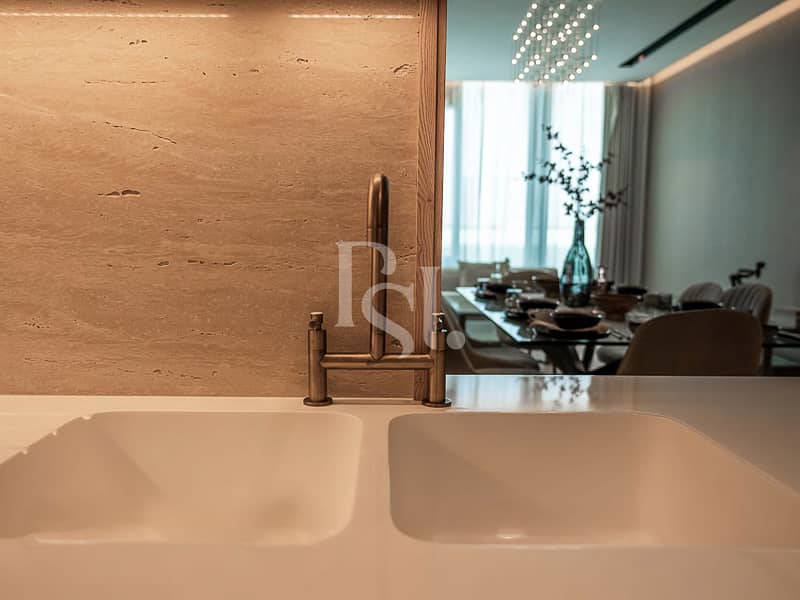 6 reem-one-five-shams-gate-district-abu-dhabi -kitchen. JPG