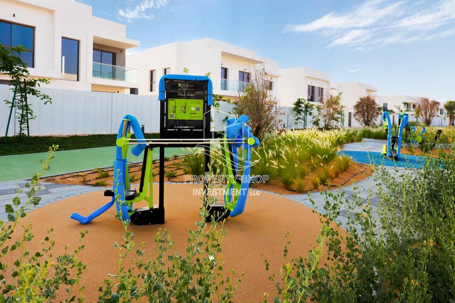 6 abu-dhabi-yas-acres-yas-island-community-kids-play -area (2). jpg