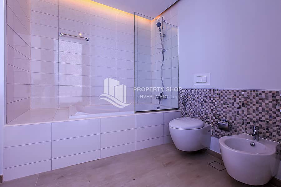 7 1-bedroom-apartment-al-reem-island-shams-abu-dhabi-yasmina-residences-bathroom. JPG