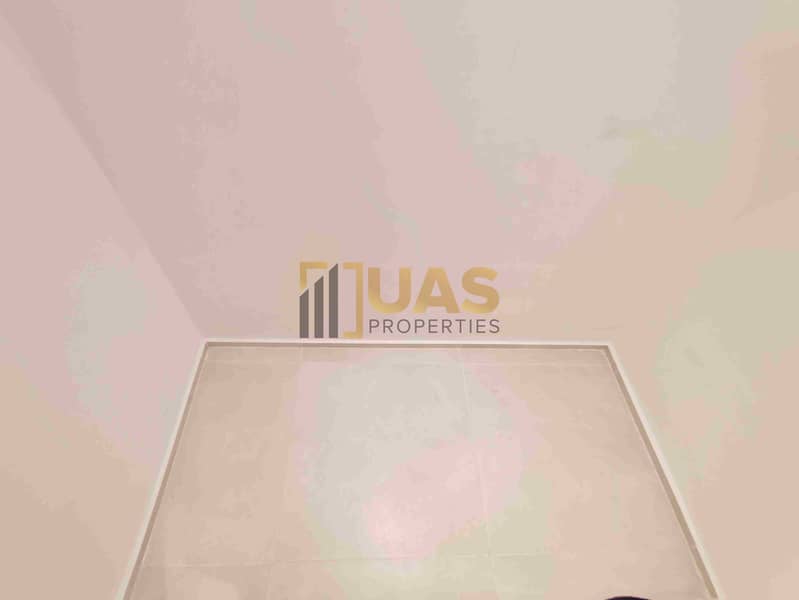 12 1000089748. jpg
