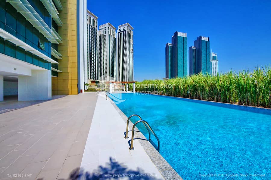 8 abu-dhabi-al-reem-island-marina-square-tala-tower-swimming-pool. JPG