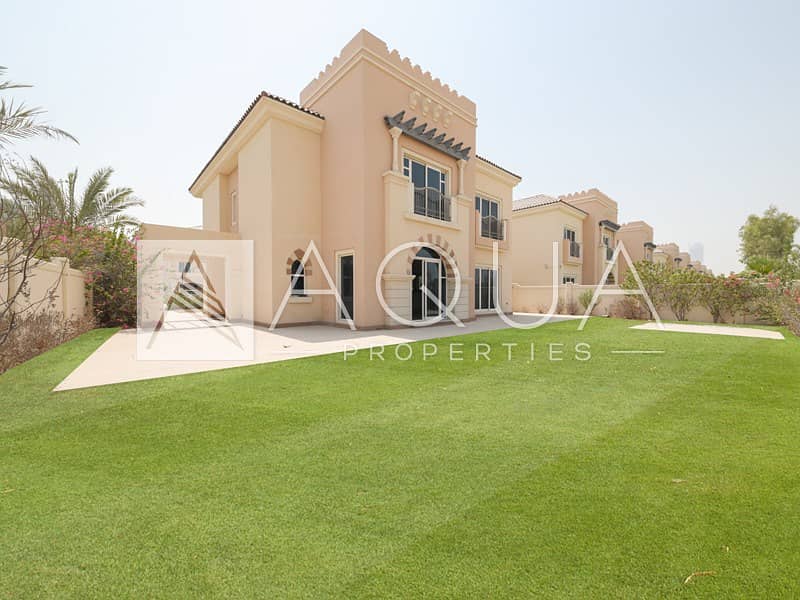 5 Bedrooms Morella Villa Victory Heights