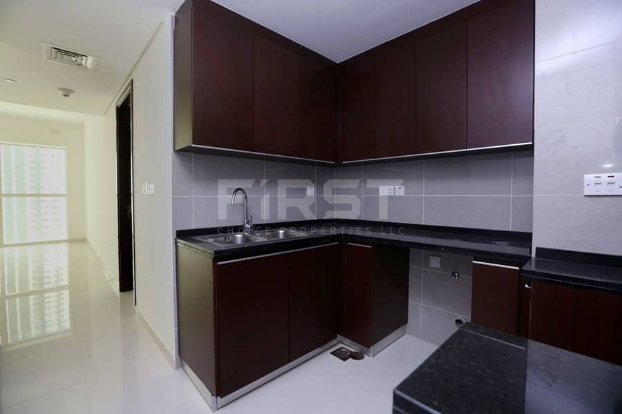 10 Internal Photo of 1 Bedroom Apartment in Burooj Views Marina Square Al Reem Island Abu Dhabi UAE (5). jpg