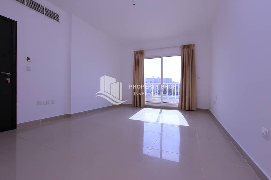 3 4-bedroom-villa-abu-dhabi-al-reef-manazel-mediterranean-village-master-bedroom. JPG
