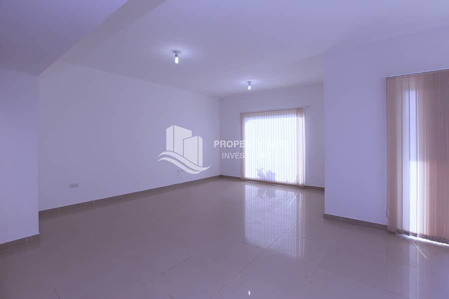 6 4-bedroom-villa-abu-dhabi-al-reef-manazel-mediterranean-village-living-area. JPG