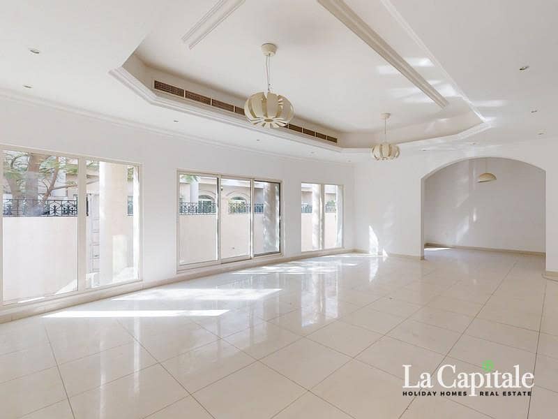 位于阿尔巴沙住宅区,阿尔巴沙1号区 5 卧室的别墅 320000 AED - 10915471 位于阿尔巴沙住宅区,阿尔巴沙1号区 5 卧室的别墅 320000 AED - 10915471