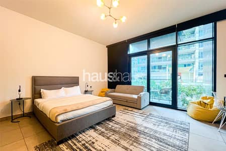 Studio for Rent in Downtown Dubai, Dubai - 6 cheques | Miele | No Construction | Pristine