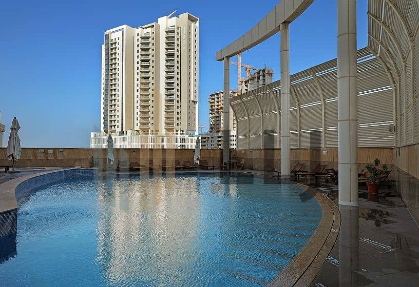 14 0V9A9295_Pool. JPG
