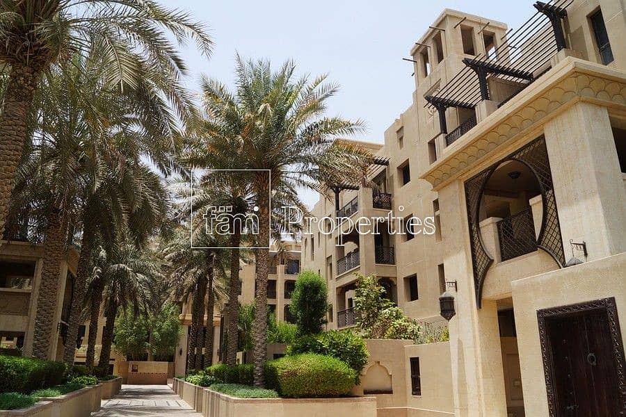 Beautiful 3 BR Apartment In Old Town Duba