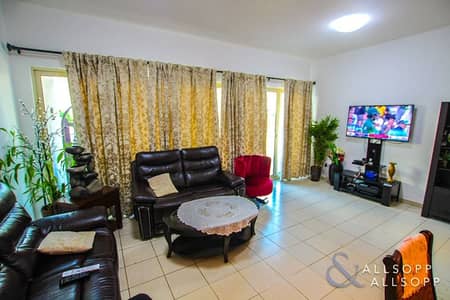2 Bedroom Flat for Sale in The Greens, Dubai - Ground Floor | Terrace With Direct Pool Access 2 Bedroom Flat for Sale in The Greens, Dubai - Ground Floor | Terrace With Direct Pool Access