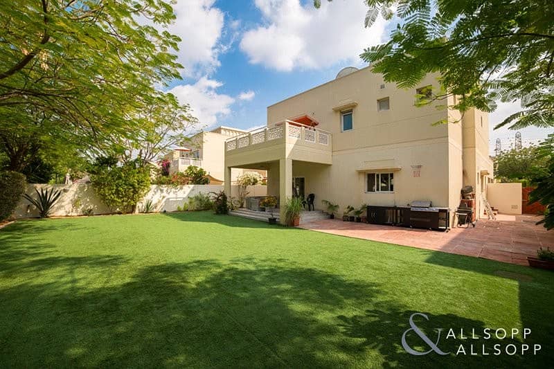 Exclusive | Fully Upgraded | 4 Bedrooms