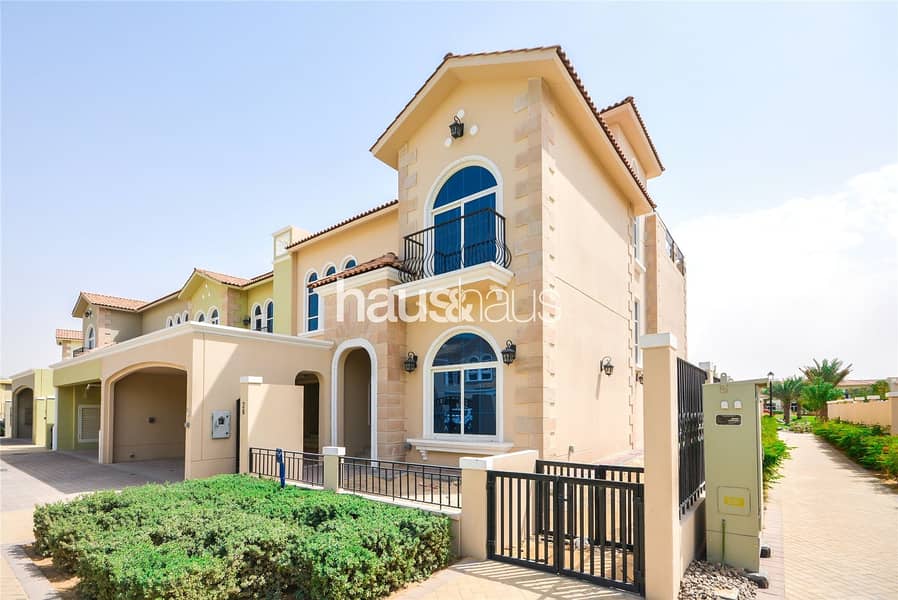 5 Bed | Next To Pool | Park Backing