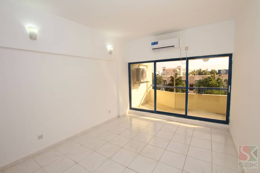 Huge 3Bhk For Family Near Merto - Image 10