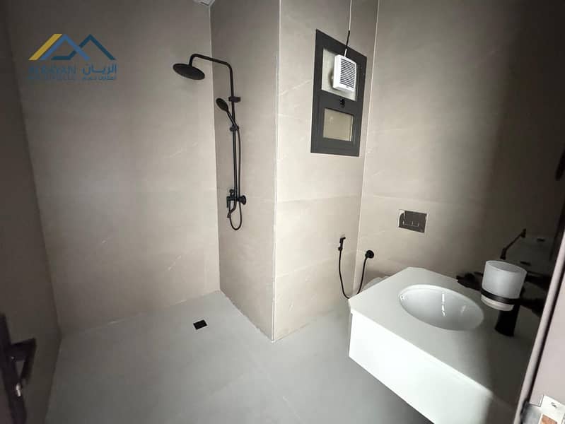 17 1156df0e-9ffb-4e2f-9cf3-a79f9a6f7f57. jpg