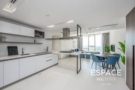 2 Bedroom Flat for Rent in Palm Jumeirah, Dubai - Maids Room | Furnished | Modern