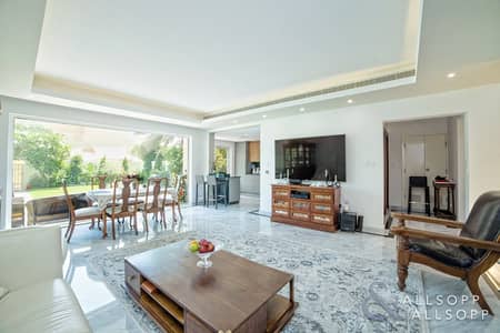Exclusive | Fully Upgraded | 3 Bedrooms Exclusive | Fully Upgraded | 3 Bedrooms