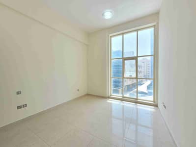 VERY SPACIOUS 1 BEDROOM APARTMENT AT THE MAIN LOCATION READY TO MOVE.