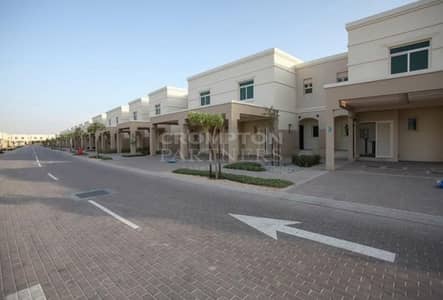 2 Bedroom Townhouse for Rent in Al Ghadeer, Abu Dhabi - Ready To Move | Upgraded | Single Row | Call Now