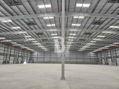 Warehouse for Rent in Al Dhafrah, Abu Dhabi - NEW | Dock Level loading | Graded A Warehouse