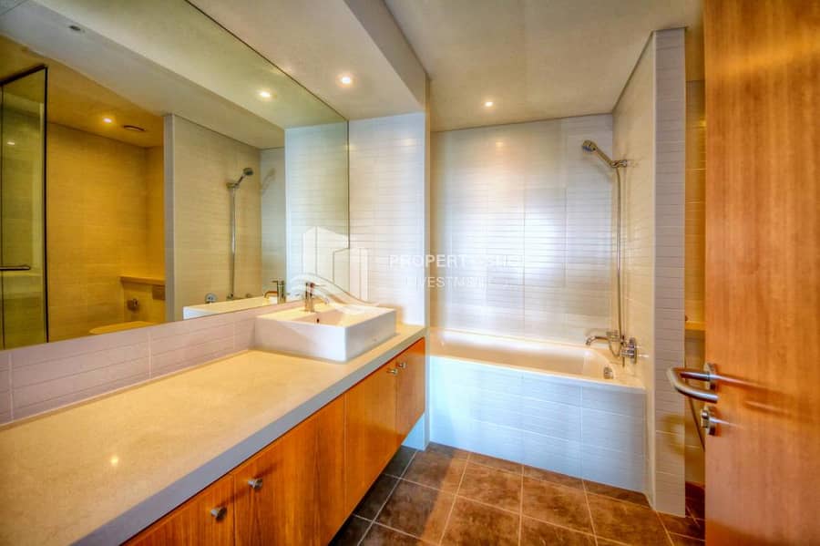 9 2087096-12771-Bathroom. jpg