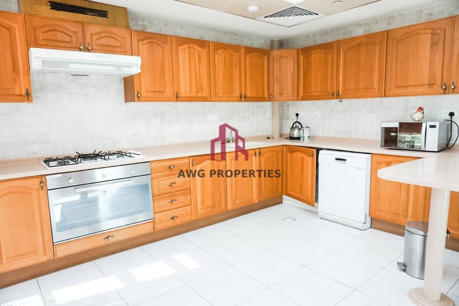 6 Kitchen. jpg