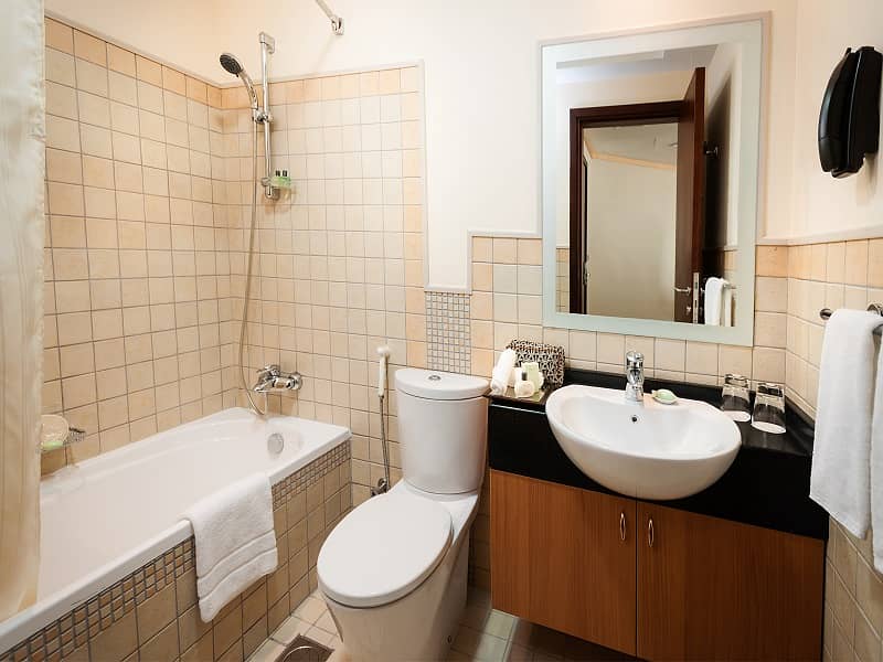 5 Premium One Bedroom Suite Bathroom. jpg