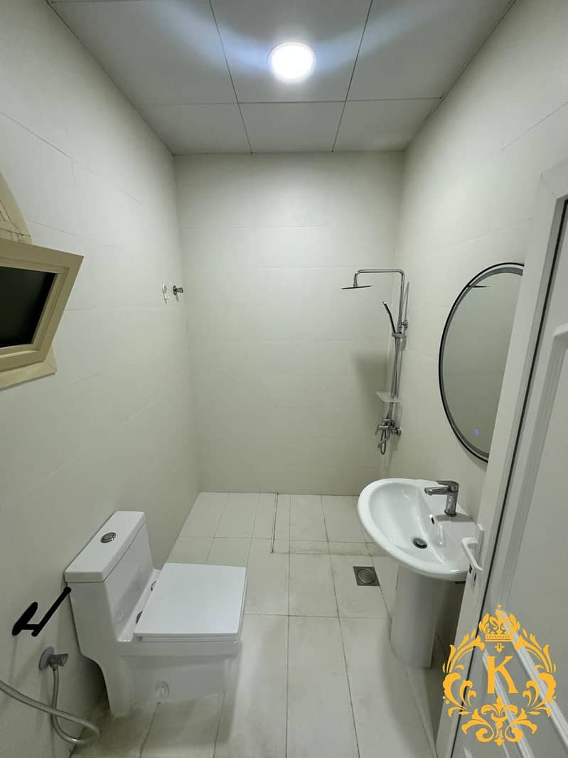 12 421dd3f5-ad4e-49c4-af00-cee5380466bd. jpg