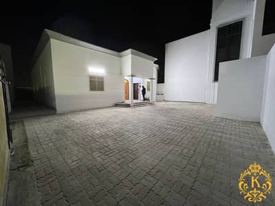 4 Cпальни Апартаменты в аренду в Аль Шамха, Абу-Даби - bea4a915-71e5-4f4a-ab65-d6beb3d31b13. jpg