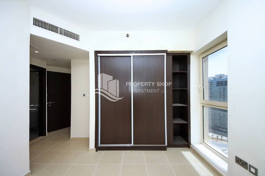 5 2-bedroom-apartment-al-reem-island-shams-abu-dhabi-mangrove-place-cabinet. JPG