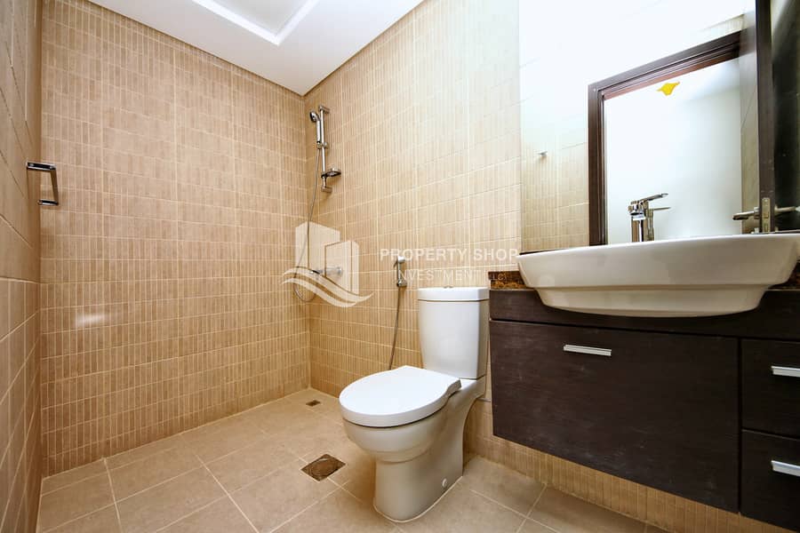 11 2-bedroom-apartment-al-reem-island-shams-abu-dhabi-mangrove-place-bathroom-2. JPG