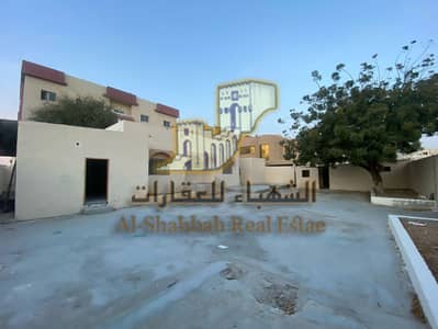 7 bedroom villa with large yard, maintenance by the owner