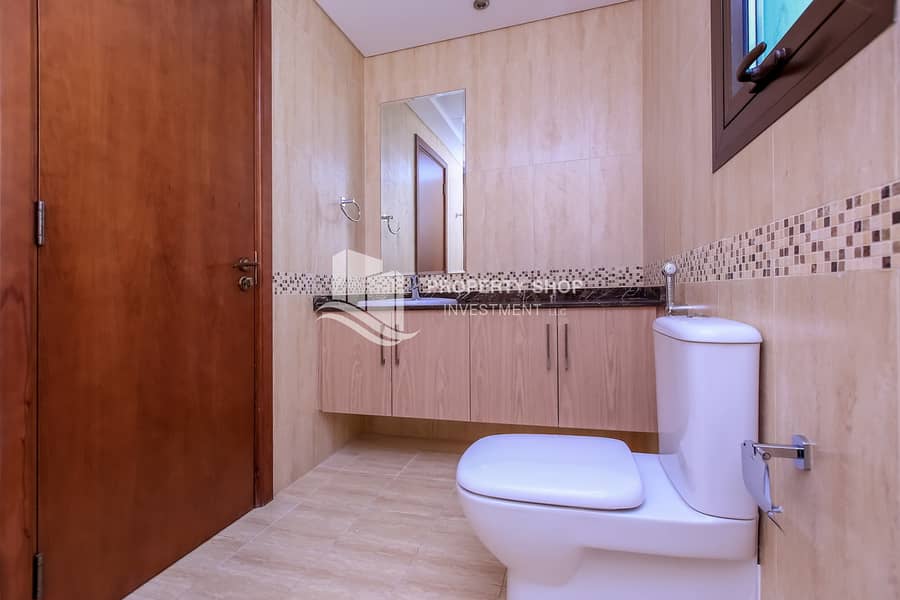 13 3-bedroom-pentaplex-townhouse-abu-dhabi-bloom-gardens-bathroom-1. JPG
