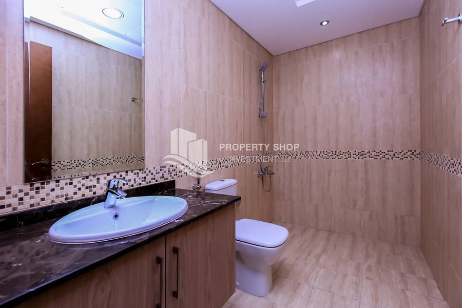 14 3-bedroom-pentaplex-townhouse-abu-dhabi-bloom-gardens-bathroom-2. JPG