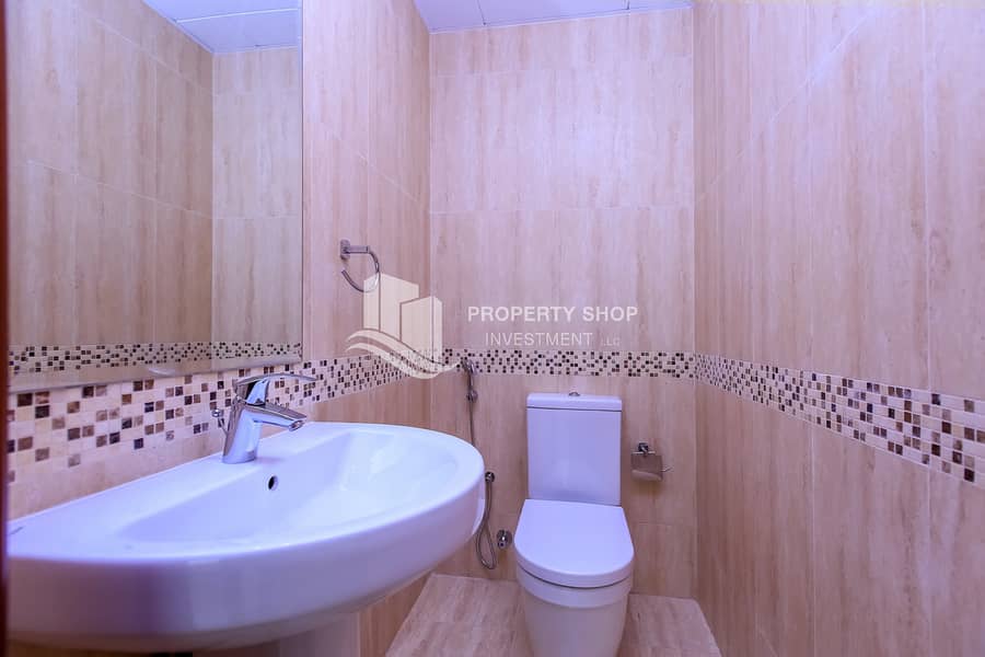 18 3-bedroom-pentaplex-townhouse-abu-dhabi-bloom-gardens-powder-room. JPG