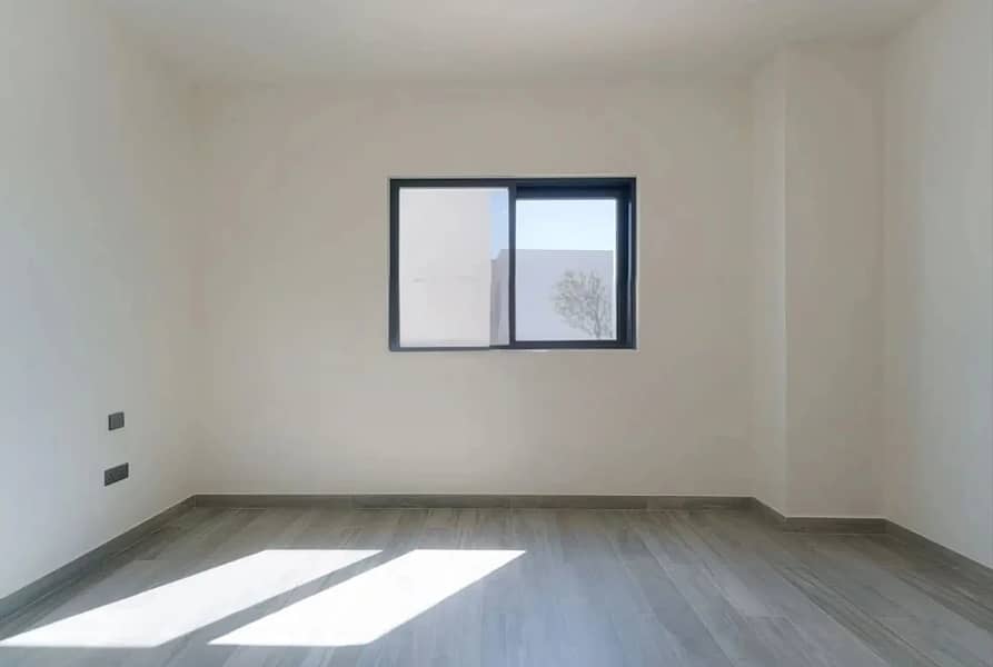 4 1740222009376. jpg