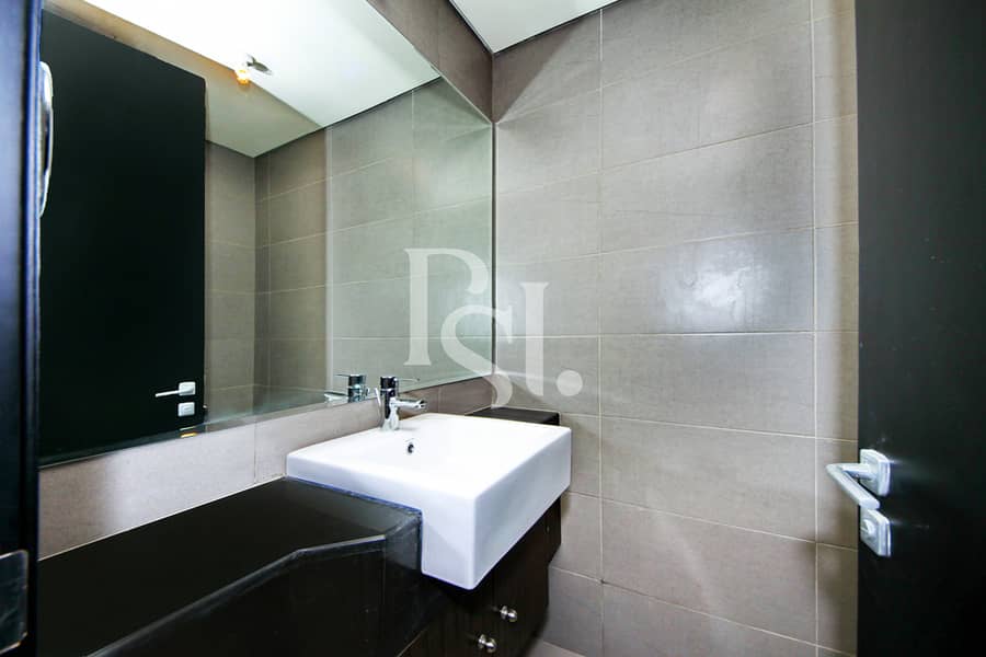 14 3BRM-Unit-4101-Tala-Tower-Marina-Square-Al-Reem-Island-Abu-Dhabi-UAE (20). jpg